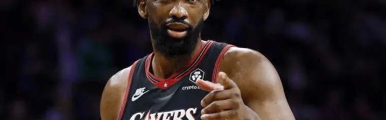 恩比德半场10投3中，三分2中0得12分5篮板2失误，正负值-13